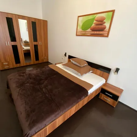 Location In The Heart Of The City, 2 Bedrooms, 2 Bathrooms Budapeszt