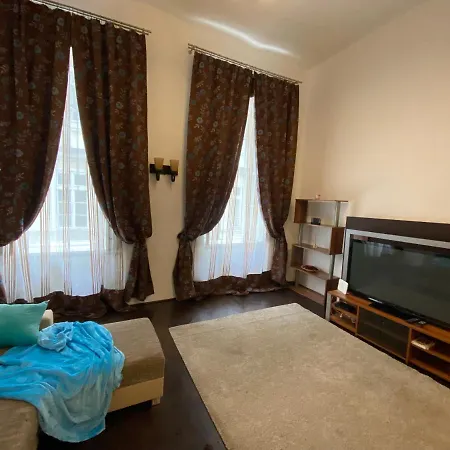Location In The Heart Of The City, 2 Bedrooms, 2 Bathrooms Apartment Budapest