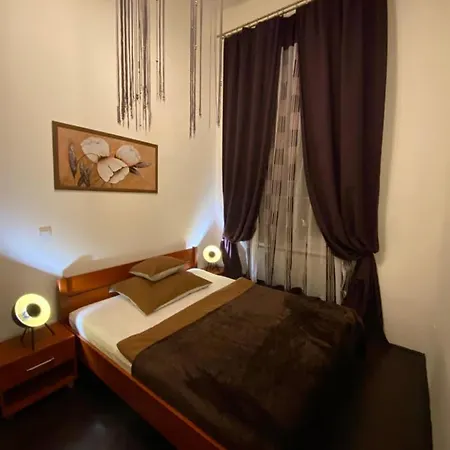 Location In The Heart Of The City, 2 Bedrooms, 2 Bathrooms *