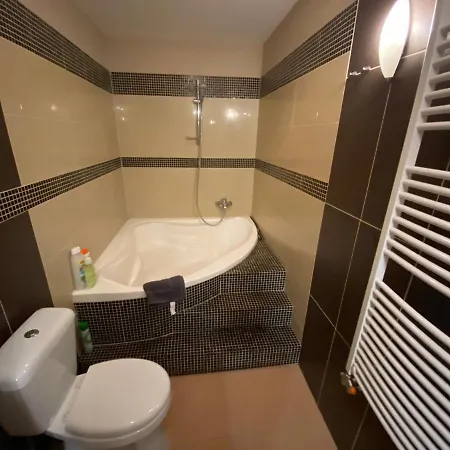 Location In The Heart Of The City, 2 Bedrooms, 2 Bathrooms * Budapest