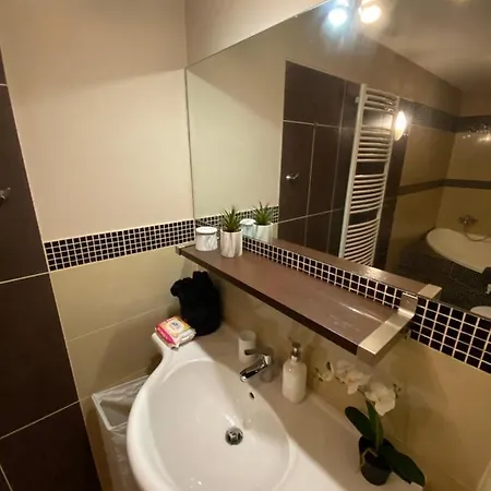 Apartament Location In The Heart Of The City, 2 Bedrooms, 2 Bathrooms *