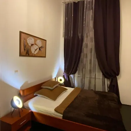 Location In The Heart Of The City, 2 Bedrooms, 2 Bathrooms
