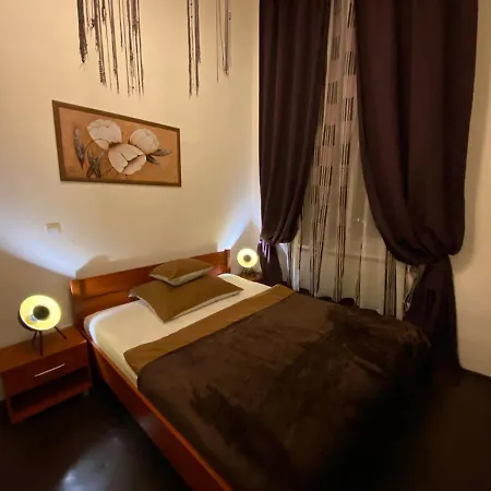 Location In The Heart Of The City, 2 Bedrooms, 2 Bathrooms * Budapest