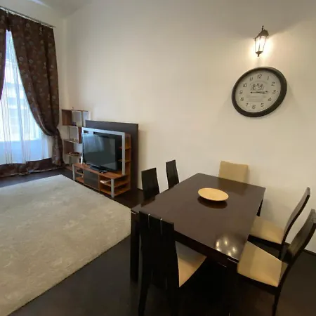 Location In The Heart Of The City, 2 Bedrooms, 2 Bathrooms * Budapest