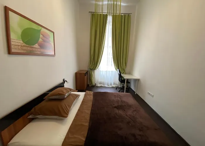 Location In The Heart Of The City, 2 Bedrooms, 2 Bathrooms