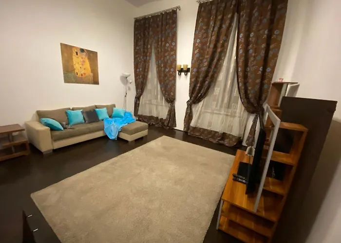 Apartment Location In The Heart Of The City, 2 Bedrooms, 2 Bathrooms *