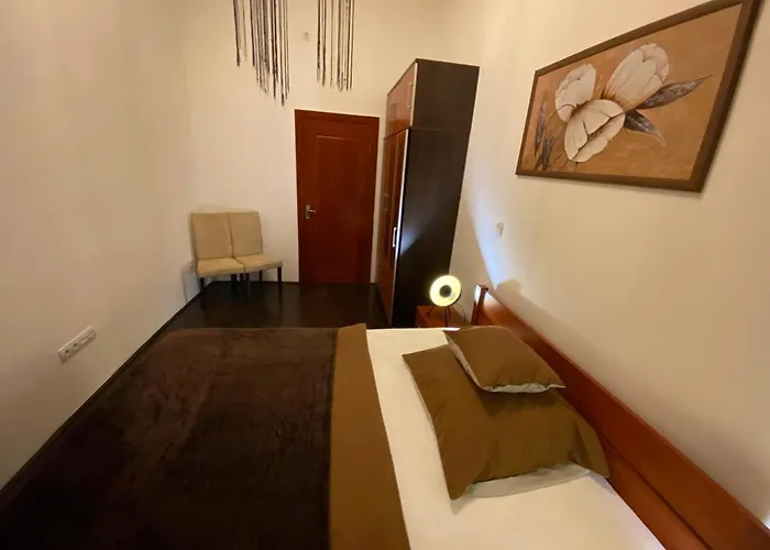 Location In The Heart Of The City, 2 Bedrooms, 2 Bathrooms