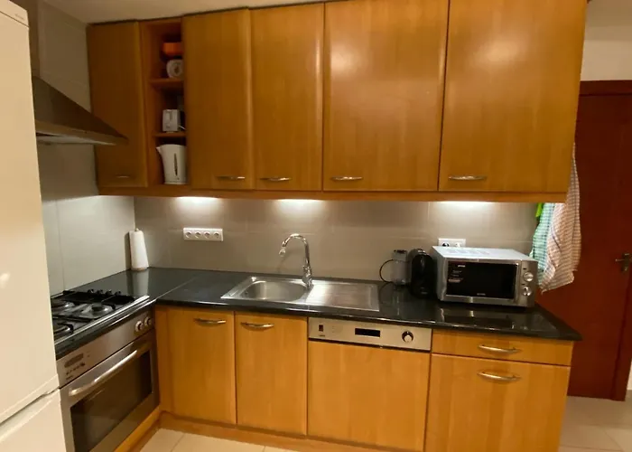 Apartment Location In The Heart Of The City, 2 Bedrooms, 2 Bathrooms *