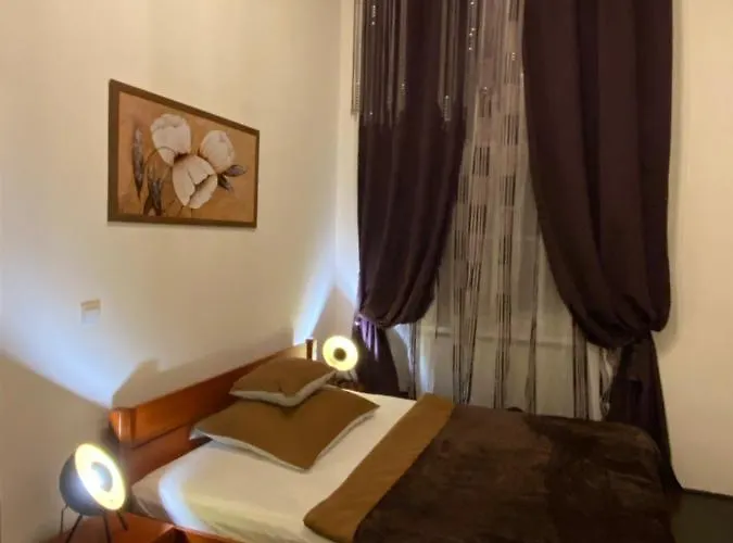 Location In The Heart Of The City, 2 Bedrooms, 2 Bathrooms