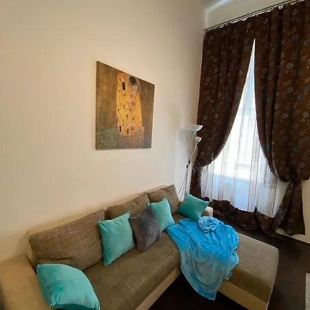 Location In The Heart Of The City, 2 Bedrooms, 2 Bathrooms Апартаменты Будапешт